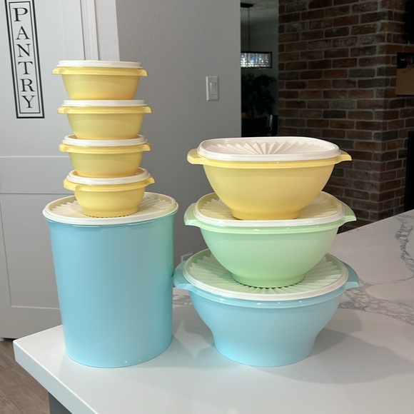 Cute. Tupperware 8pc Set - Picture 11 of 16